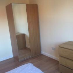 DOUBLE ROOM TO RENT IN TOOTING BROADWAY
