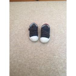 Size 7 toddler shoes