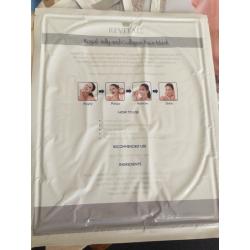 Royal jelly and collagen face mask