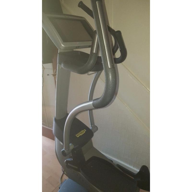 Techno gym cross trainer excite 700