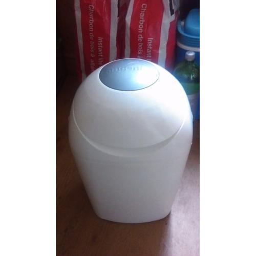 Sangenic nappy bin with 2 refills