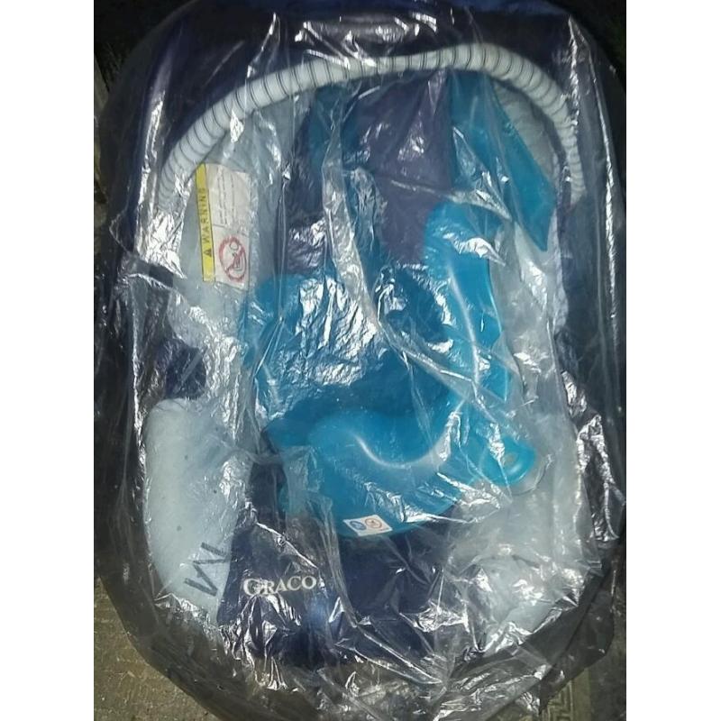 Graco Child Carrier and Bath