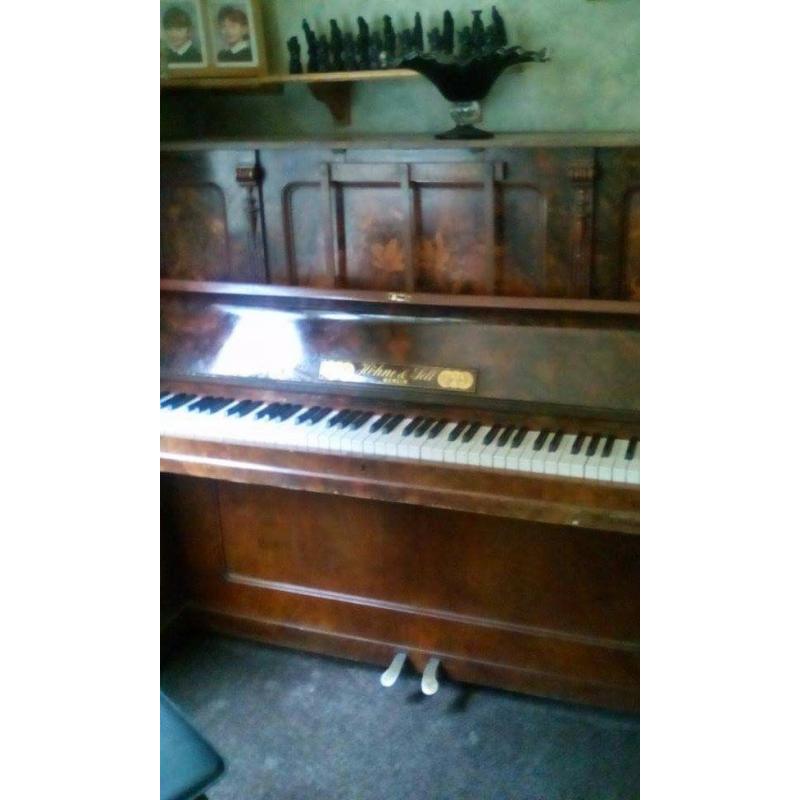 * FREE * UPRIGHT PIANO FREE TO COLLECT from Swanley, Kent.