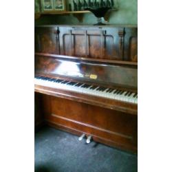 * FREE * UPRIGHT PIANO FREE TO COLLECT from Swanley, Kent.