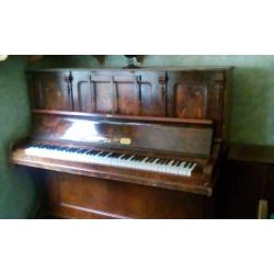 * FREE * UPRIGHT PIANO FREE TO COLLECT from Swanley, Kent.