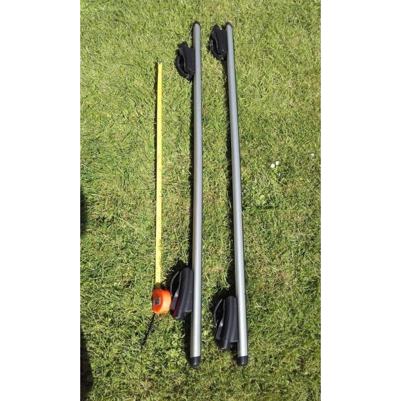 Thule 869 (127cm) areo bars (T Track) with premium 775 foot pack