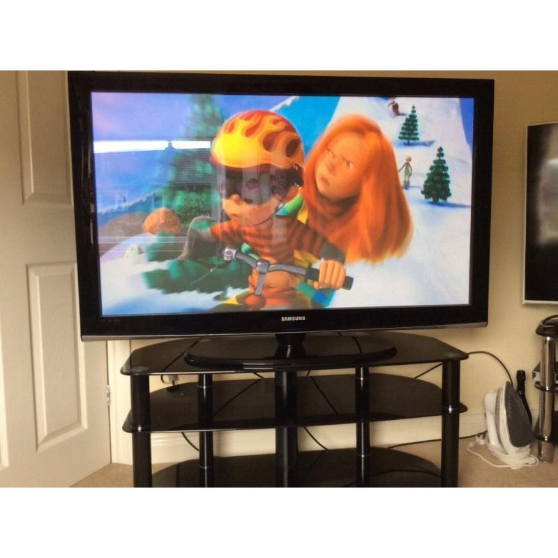 Samsung HD ready 50 inch 1080p tv and stand