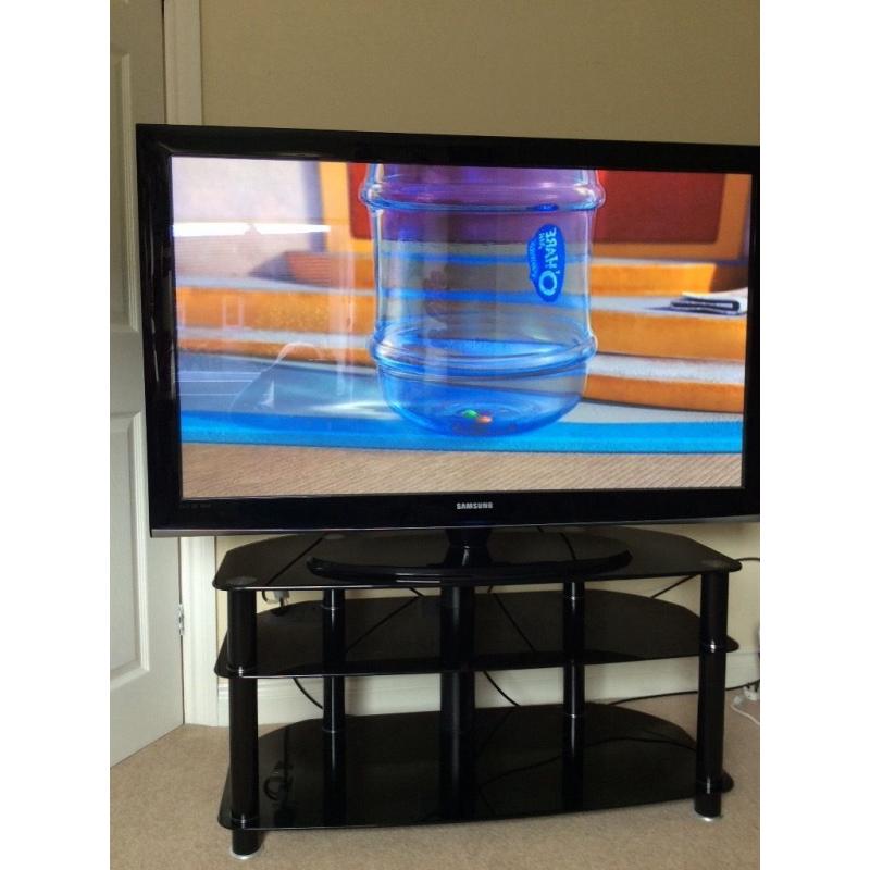 Samsung HD ready 50 inch 1080p tv and stand