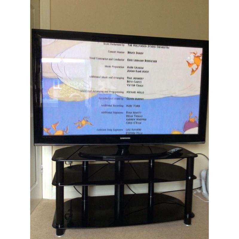 Samsung HD ready 50 inch 1080p tv and stand