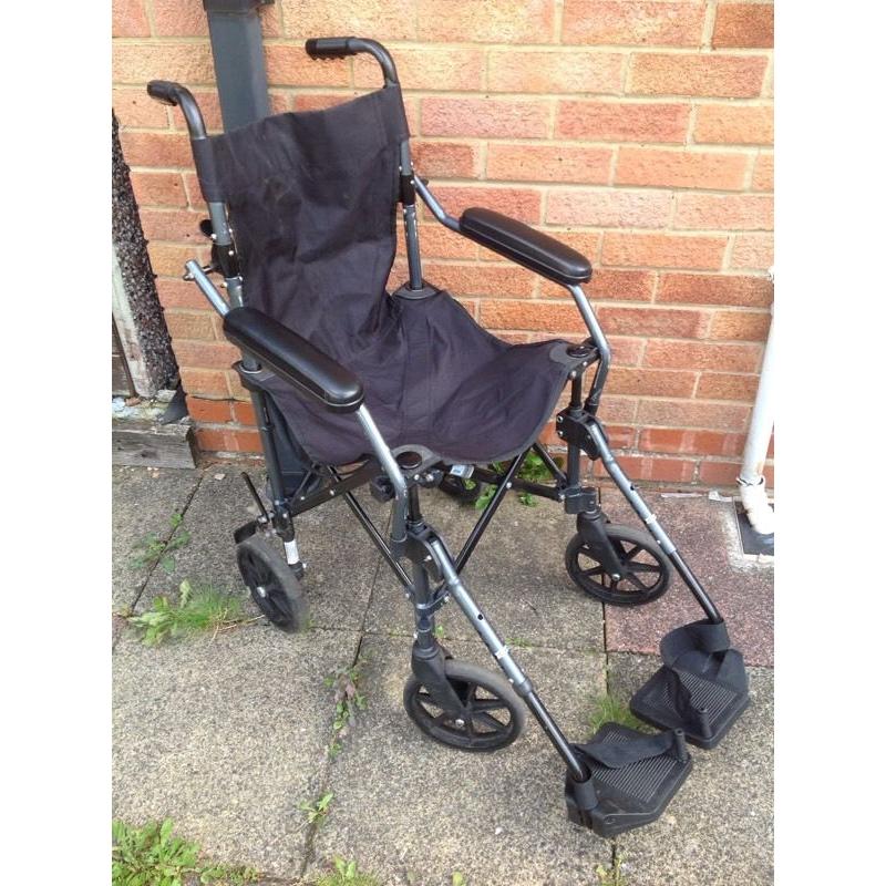 Drive medical wheelchair with foot supports