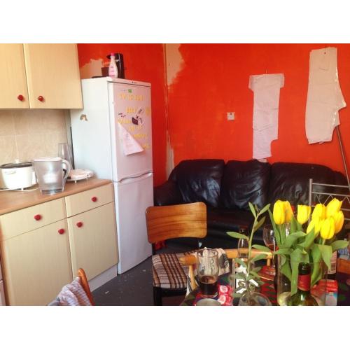 Bright Room close to City Centre / Woodlands