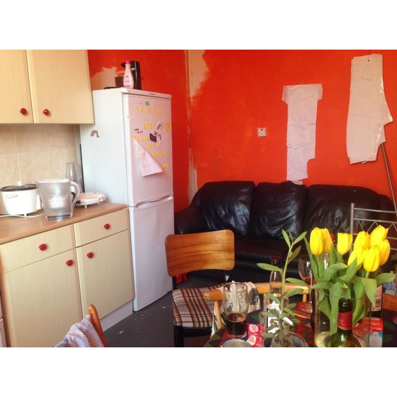 Bright Room close to City Centre / Woodlands