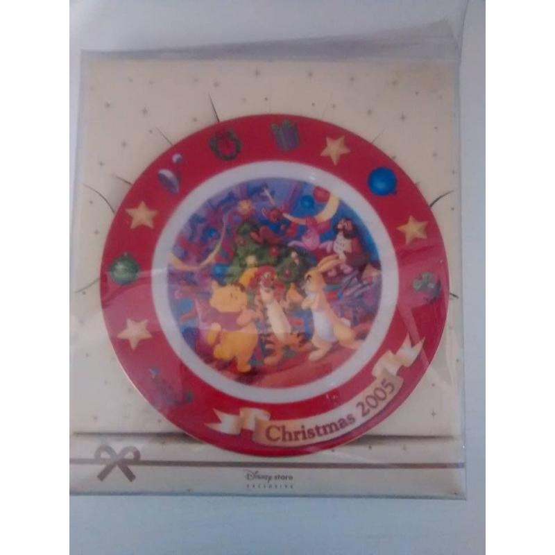 disney store winnie the pooh christmas plate 2005 new in box
