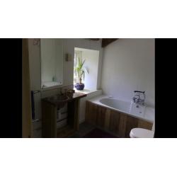 Farmhouse/Cottage in 2.5 Acres