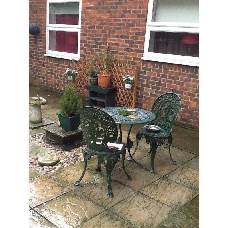 Two beds. Ground floor flat NOT IN A BLOCK garden,parking,semi detached. Excl.Decs Forest Hill se23