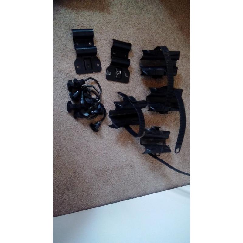 Thule roof bars, lockable foot pack, fixing kit and cycle carriers. (Used) All in good condition