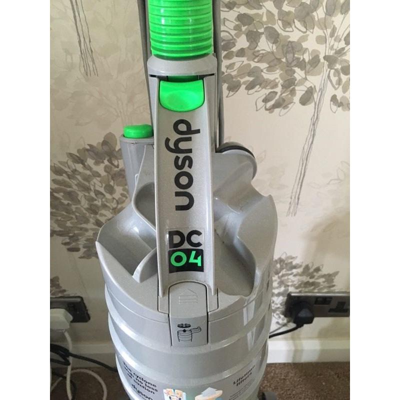 Dyson DC04