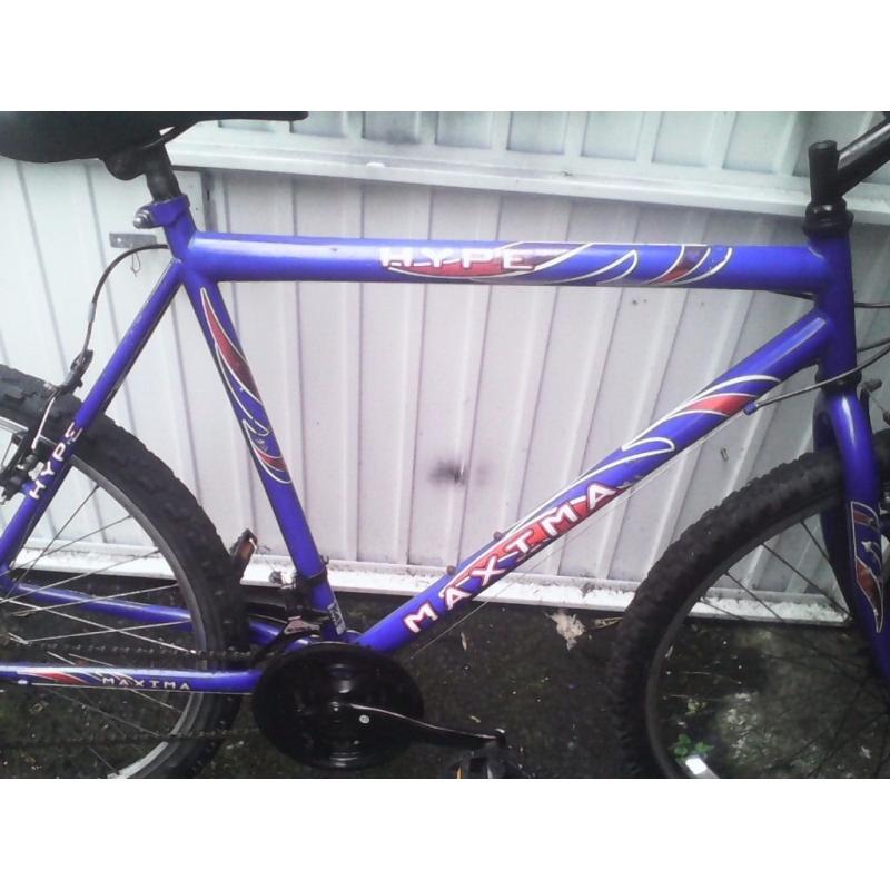 MAXIMA MENS MOUNTAIN BIKE,21 INCH FRAME,26 INCH WHEELS,18 GEARS,GOOD TYRES.