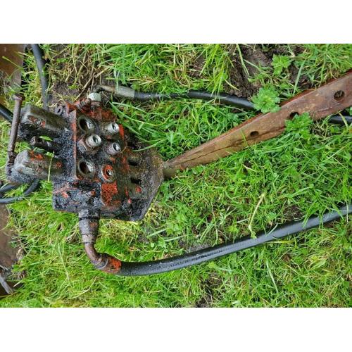 Hydraulic rams, spool chest, john deere stability arms, tractor tyres, silencer box