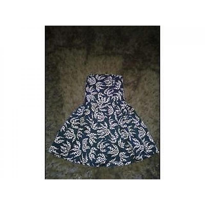 Beautiful dress from French Connection.
