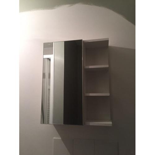 Mirror cabinet