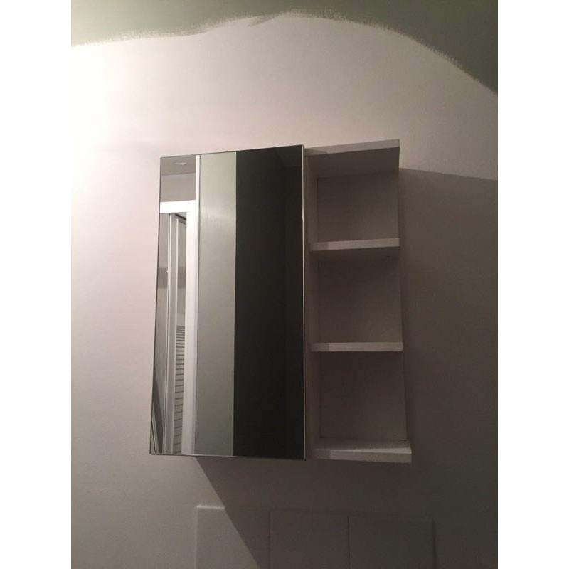 Mirror cabinet