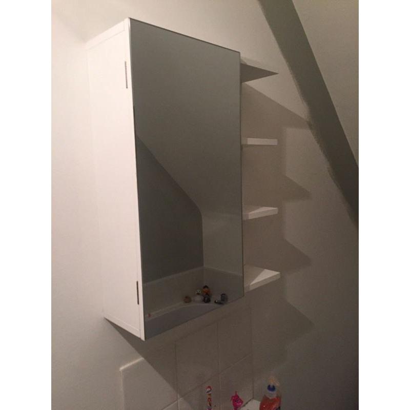 Mirror cabinet