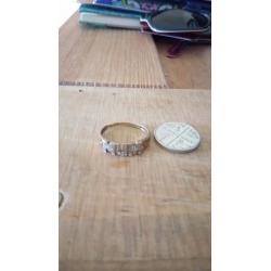 9ct Gold "mum" ring ??