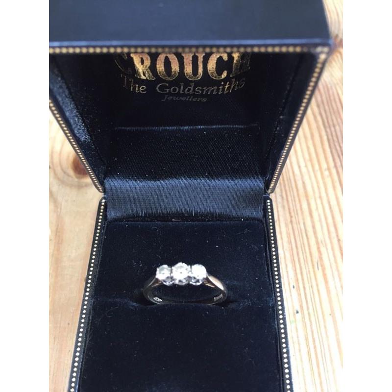 18ct 3 stone Diamond Ring