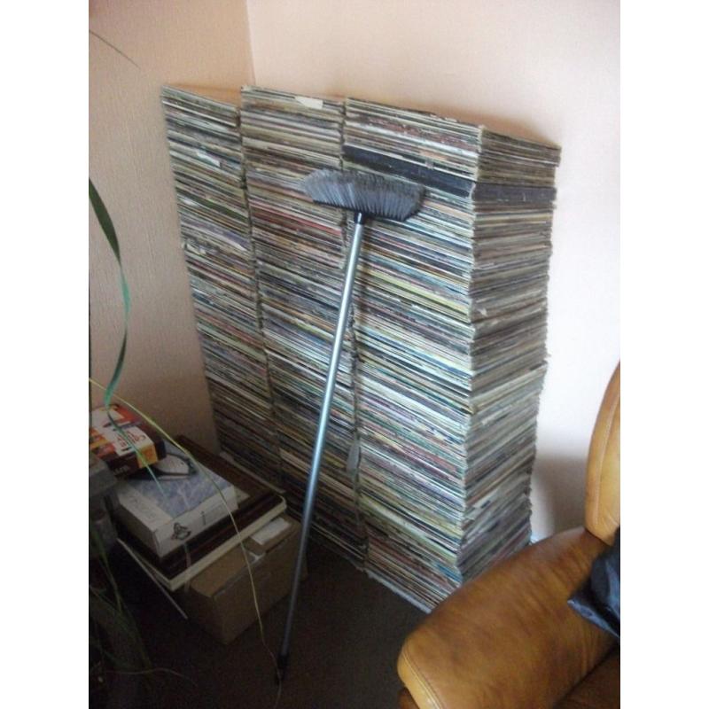 880+ vinyl lps/albums.all genres=all conditions.have no idea about records so bulk lot got to go.