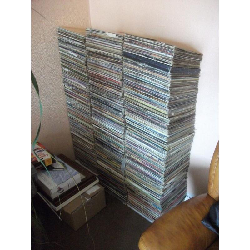 880+ vinyl lps/albums.all genres=all conditions.have no idea about records so bulk lot got to go.