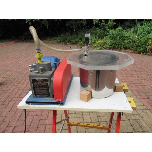 VACUUM DEGASSING PUMP AND CHAMBER UNIT