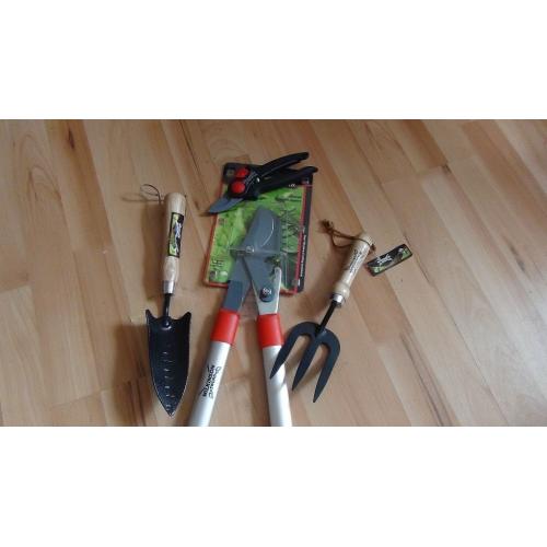 New & Unused Gardening Tools.