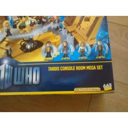 DR WHO COLLECTABLE TARDIS CONSOLE ROOM MEGA SET Unopened!!
