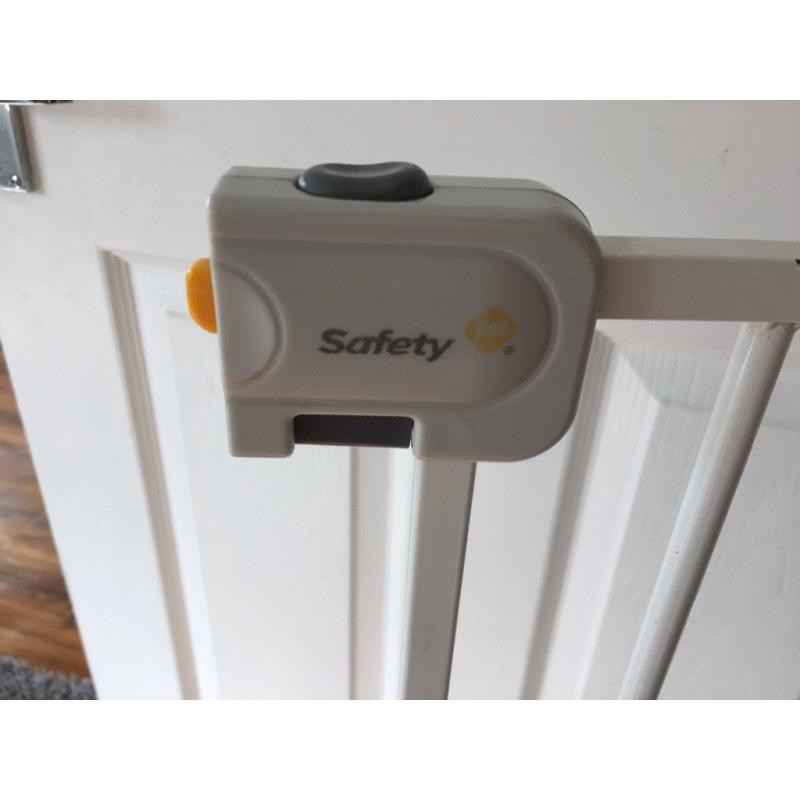 Large stair gate