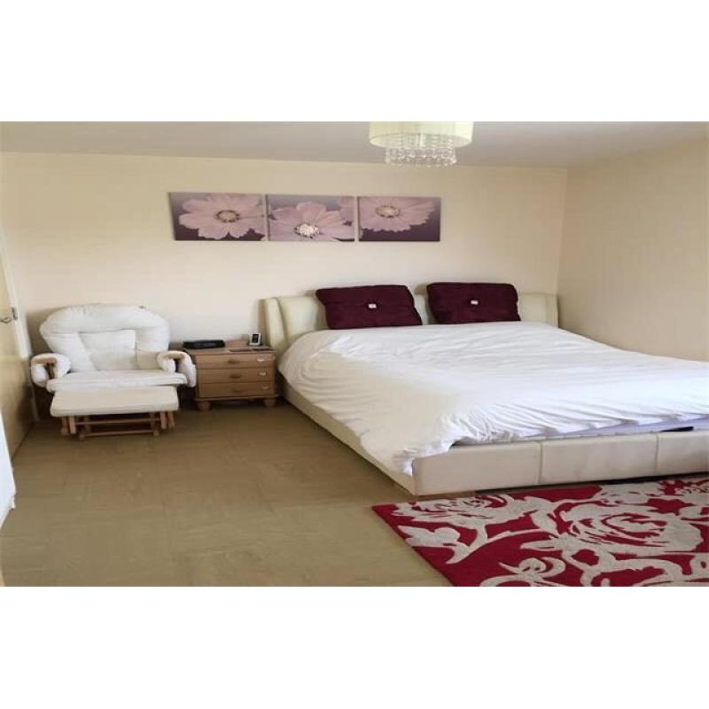 2 Bedroom Chalet Style Bungalow, Tewin. Wanting Gravesend.