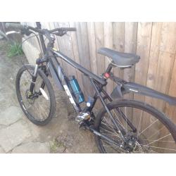 GT AVALANCHE MOUNTAIN BIKE