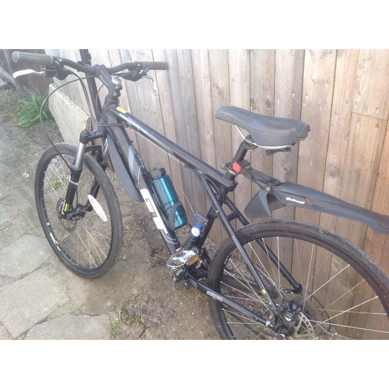 GT AVALANCHE MOUNTAIN BIKE