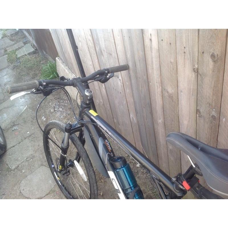 GT AVALANCHE MOUNTAIN BIKE