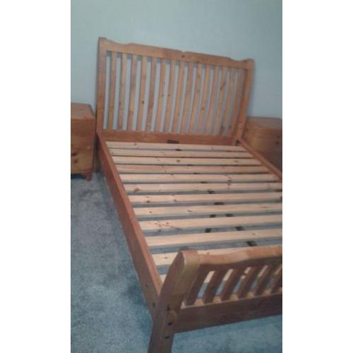 Solid wood bedroom furniture for sale – Double Bed, Chest of Drawers and 2 bedsite chest of drawers
