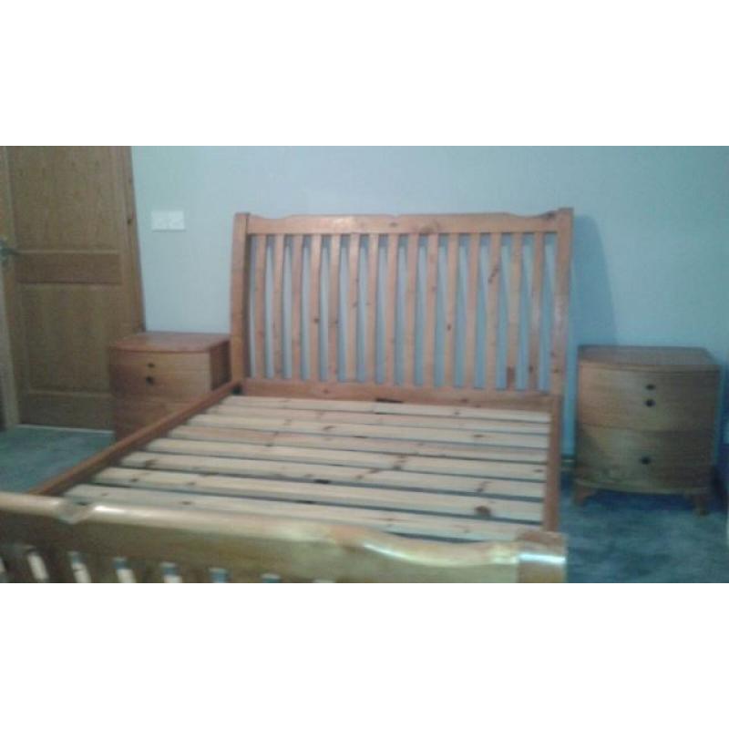 Solid wood bedroom furniture for sale – Double Bed, Chest of Drawers and 2 bedsite chest of drawers