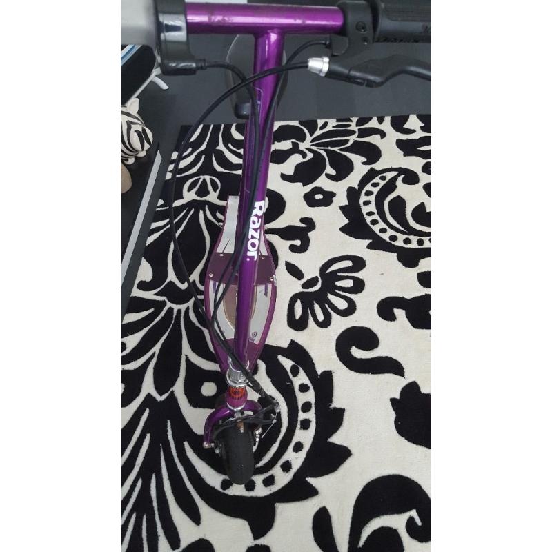 electric razor scooter