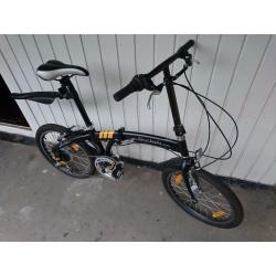 Folding Bike from Bicycles4u with a helmet and a bike pump (Very good condition, rarely used)