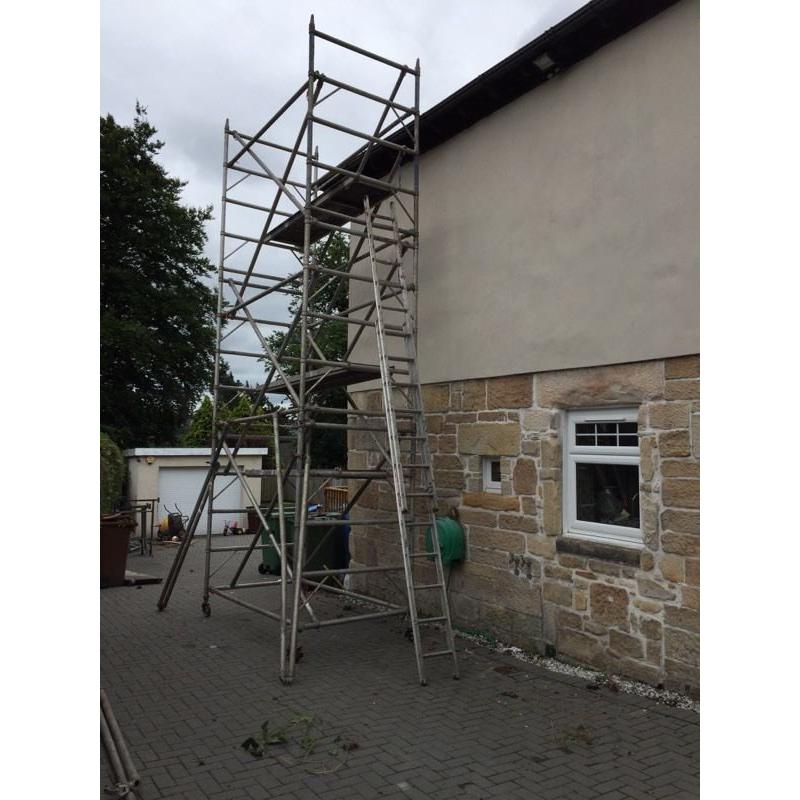 Aluminium scaffold tower