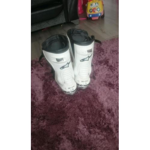 Arleness leathers, alpinestar boots,alpinestar gloves