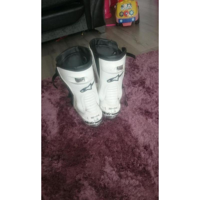 Arleness leathers, alpinestar boots,alpinestar gloves