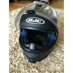 HJC S17 Matt black Helmet with built in sun visor Size M