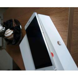 Few day old unlocked Huawei p9 white