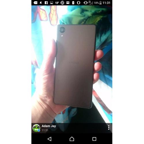 Cracked screen eperia x phone