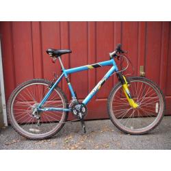 Apollo Slamshot Mountain Bike 49cm/19inch frame